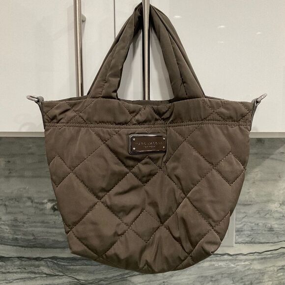 Marc Jacobs Quilted Nylon Medium Tote Bag in Ash